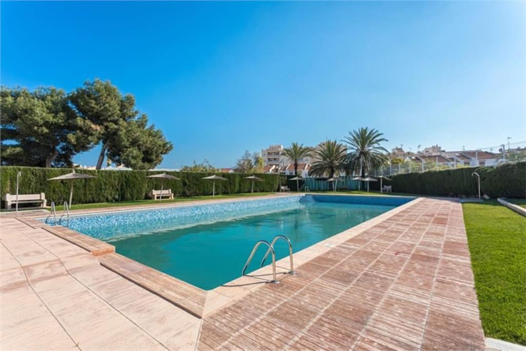 Beautiful Apartment With 2 Bedrooms Close To Beach تورّيفيِخا المظهر الخارجي الصورة