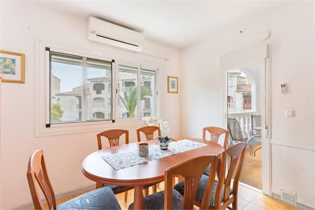 Beautiful Apartment With 2 Bedrooms Close To Beach تورّيفيِخا المظهر الخارجي الصورة