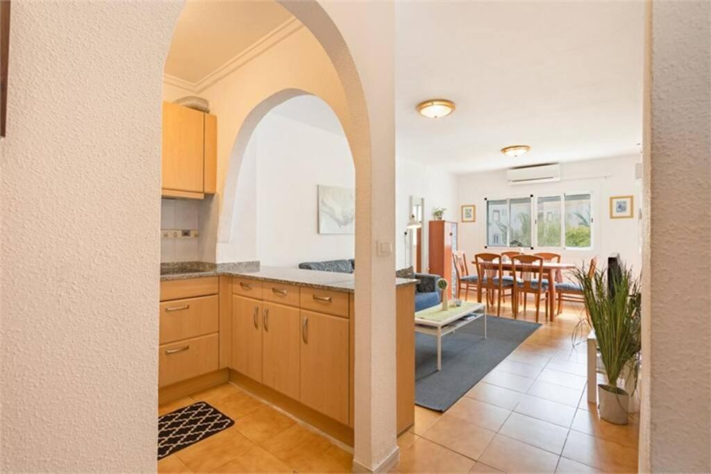 Beautiful Apartment With 2 Bedrooms Close To Beach تورّيفيِخا المظهر الخارجي الصورة